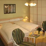 Vendégház Garni Regina 3*