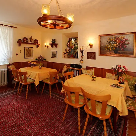 Guest house Garni Regina Goessweinstein