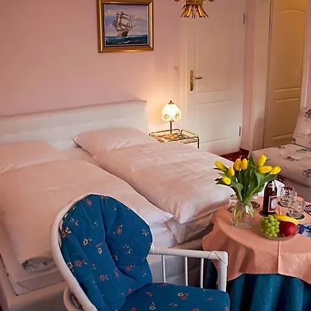 Garni Regina Gæstehus Goessweinstein