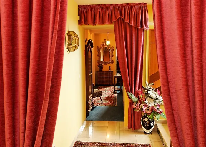 Garni Regina בית הארחה 3*